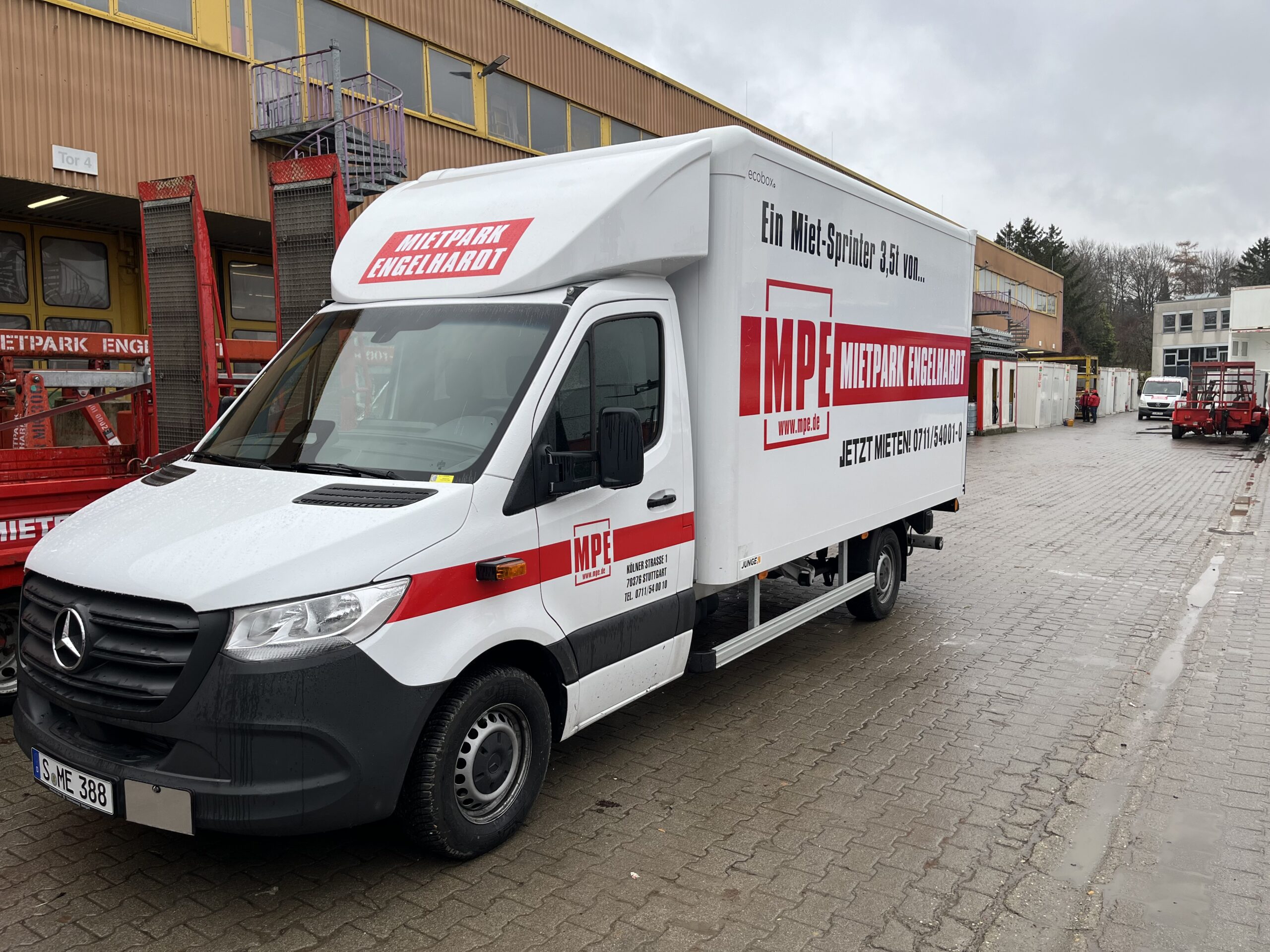 Jetzt NEU : Sprinter mit Ladebordwand – Fahrbar mit Führerscheinklasse B